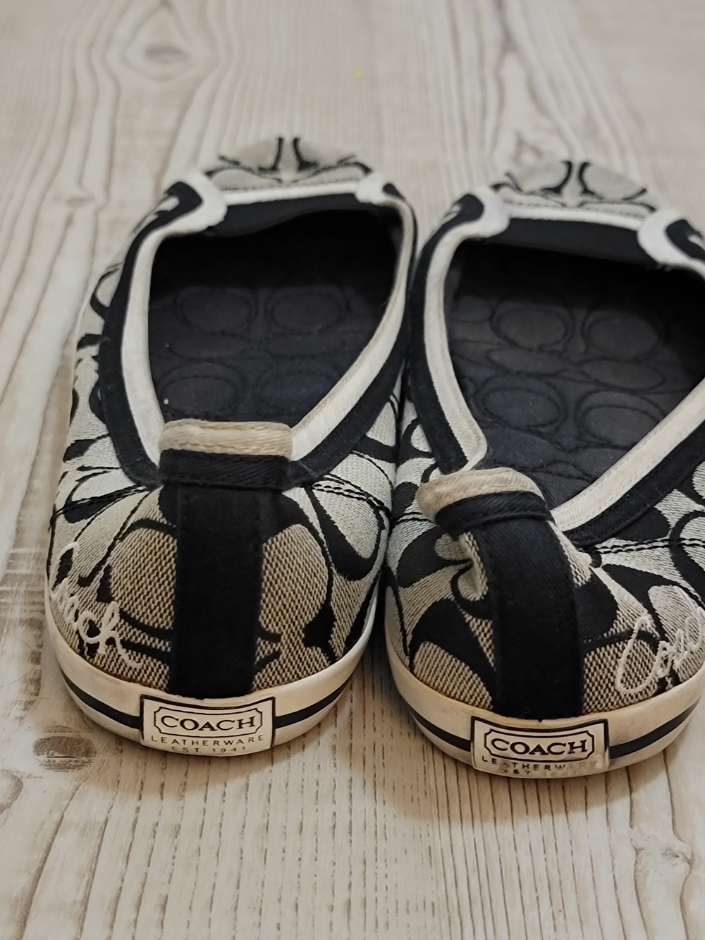 Coach Women's Alpine Flats Black Signature Logo Size 9 Ballet Y2K Quiet Luxury - Picture 3 of 8